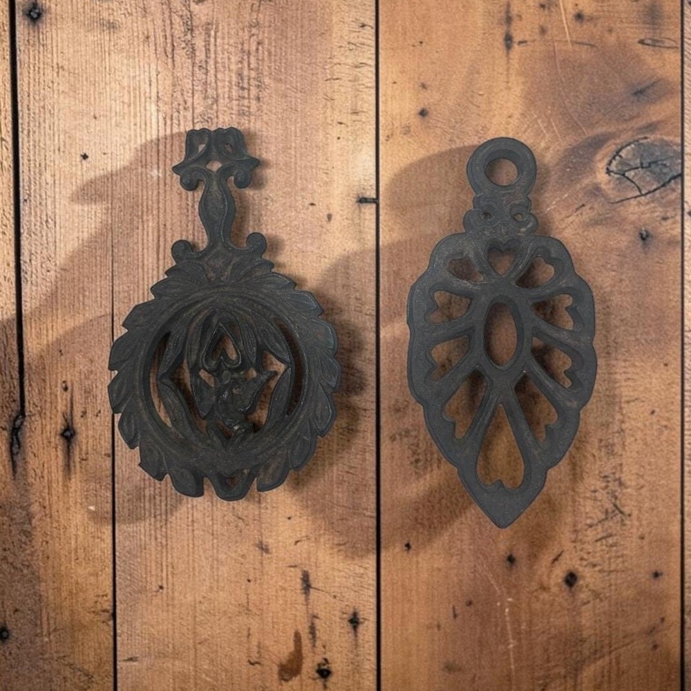 Wilton Black Cast Iron Trivets, Set of‎ 2, Vintage Rustic Kitchen Accessory